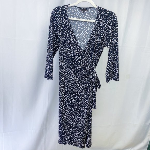 Lily Black White Wrap Dress Leaf Floral Flirty Tie Closure Dress - Picture 2 of 13